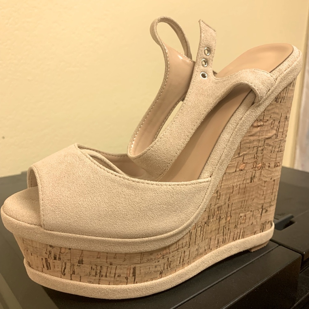 JOY IN LOVE Women's Wedges Platform Buckle Shoes, color nude, never used. Size 7